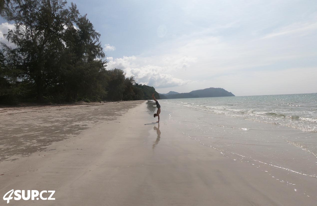 Do džungle na paddleboardu, Thajsko, Tarutao, Aquadesign 11'6 Tempo - pláže jen pro vás, stojka